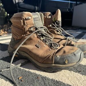 Ahnu Men's Tan and Gray Outdoor Boots